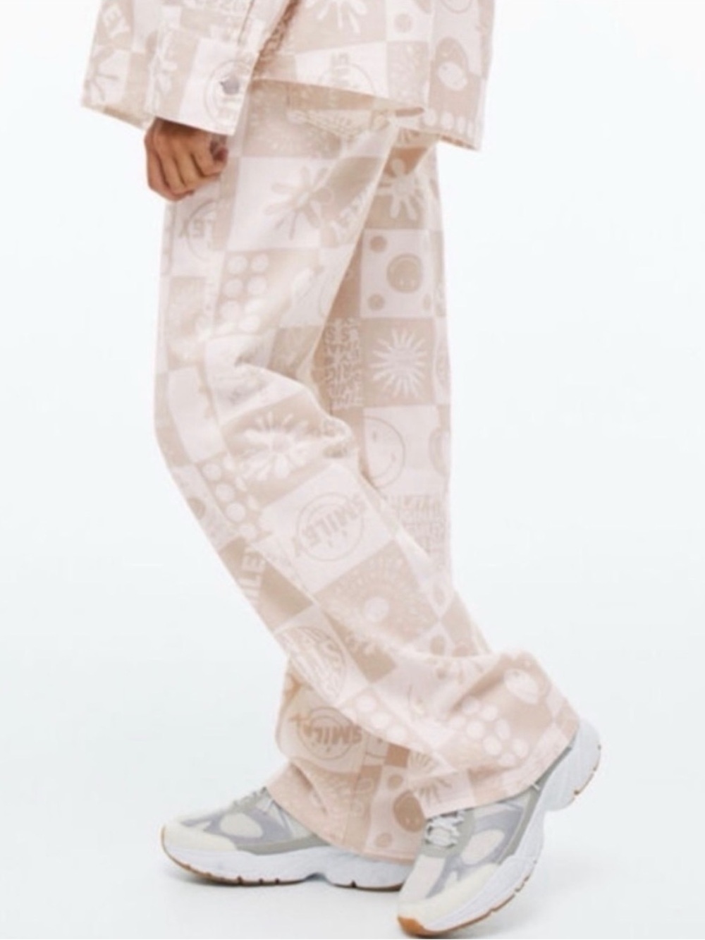 H&MX SMILEY Collab Limited
Edition Smiley Happy Face Patterned Wide Leg Jeans - Picture 2 of 11